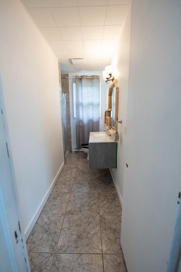 Motel Fleur De Lys Magog Екстер'єр фото