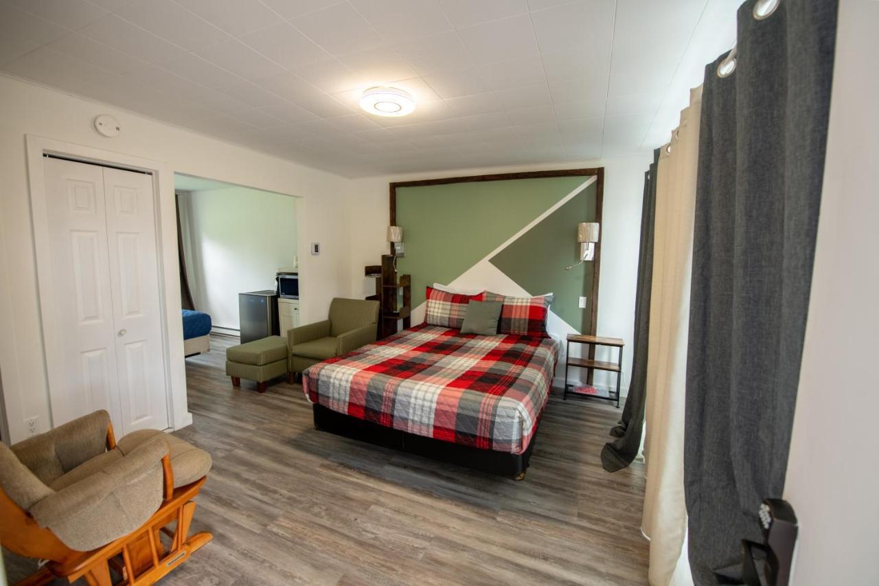 Motel Fleur De Lys Magog Екстер'єр фото