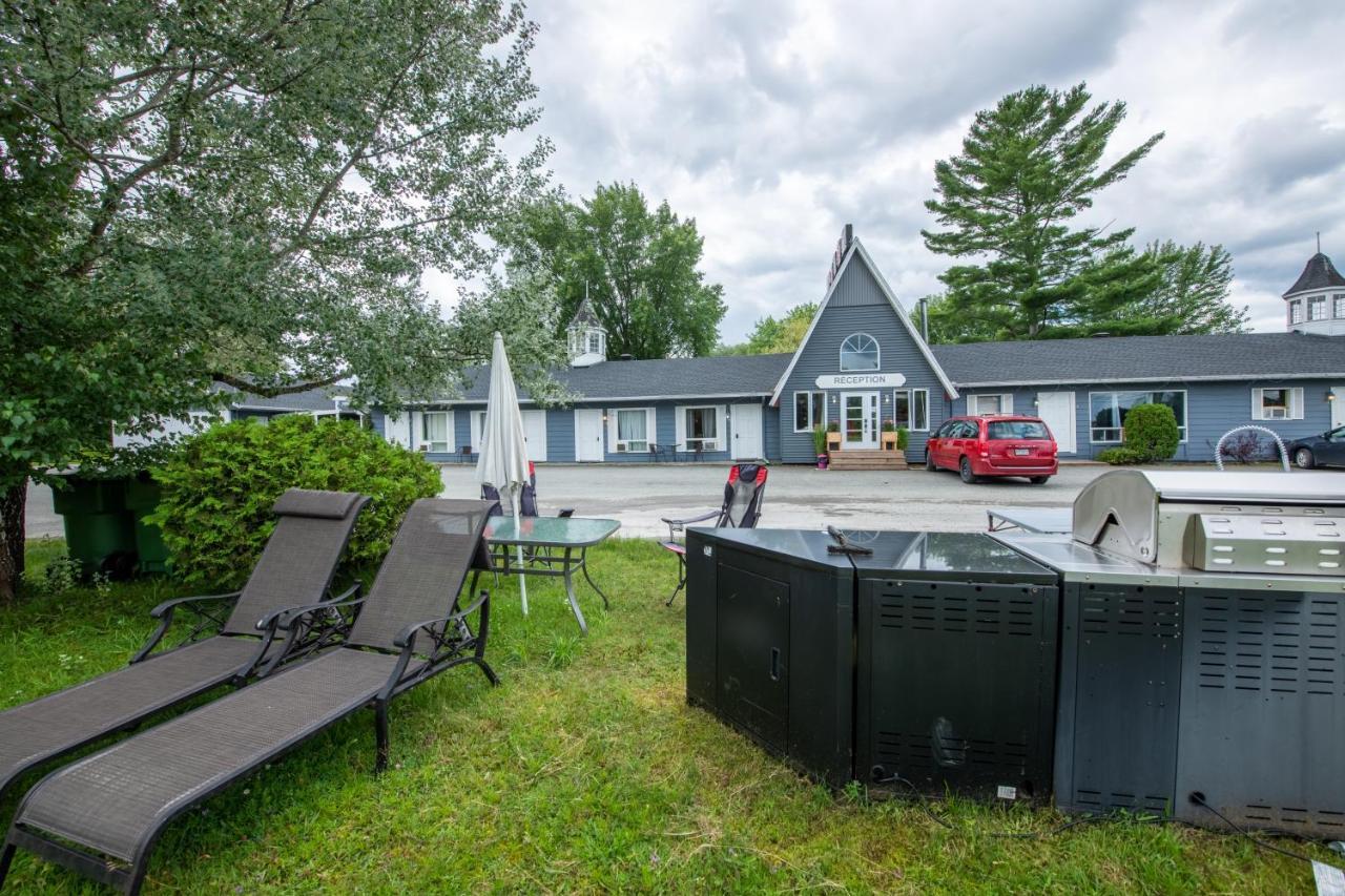 Motel Fleur De Lys Magog Екстер'єр фото