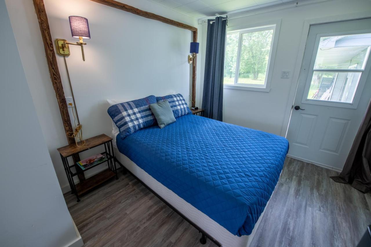 Motel Fleur De Lys Magog Екстер'єр фото