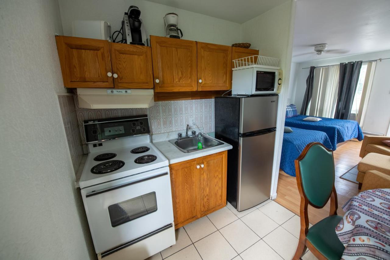 Motel Fleur De Lys Magog Екстер'єр фото