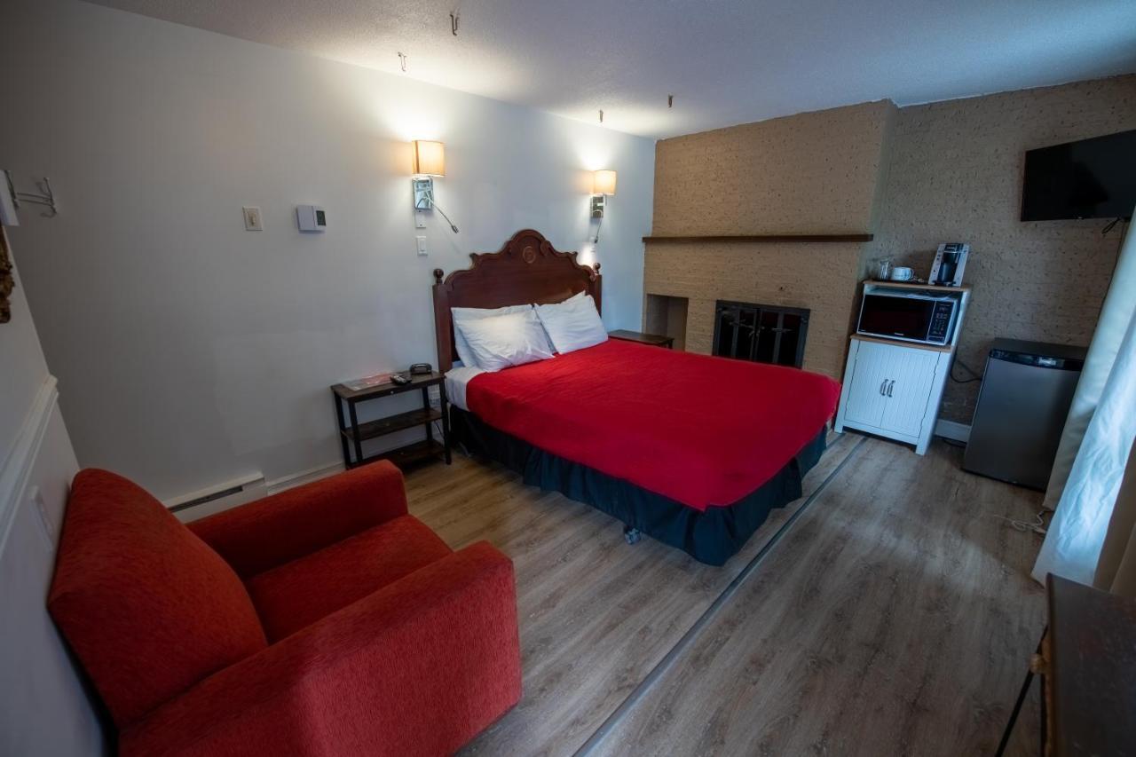 Motel Fleur De Lys Magog Екстер'єр фото