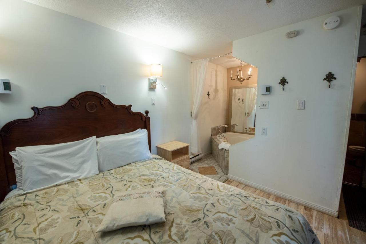 Motel Fleur De Lys Magog Екстер'єр фото