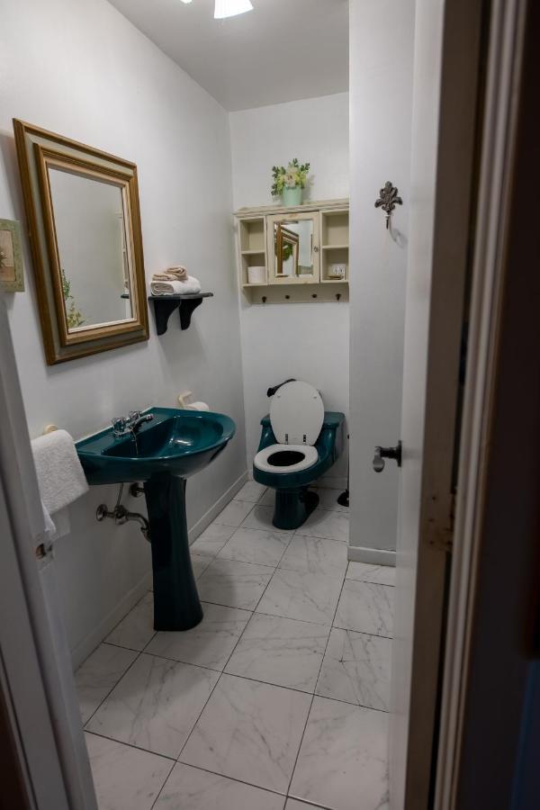 Motel Fleur De Lys Magog Екстер'єр фото