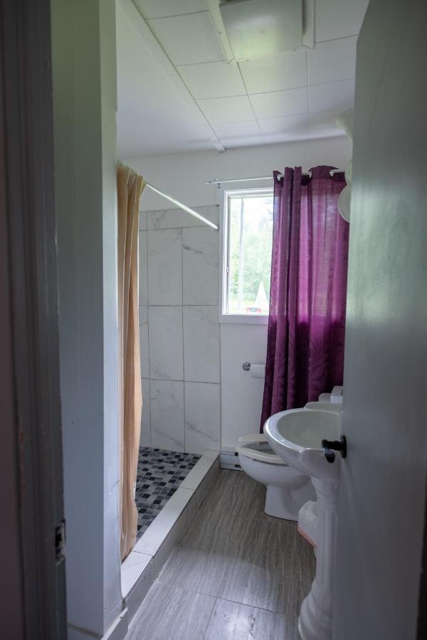 Motel Fleur De Lys Magog Екстер'єр фото