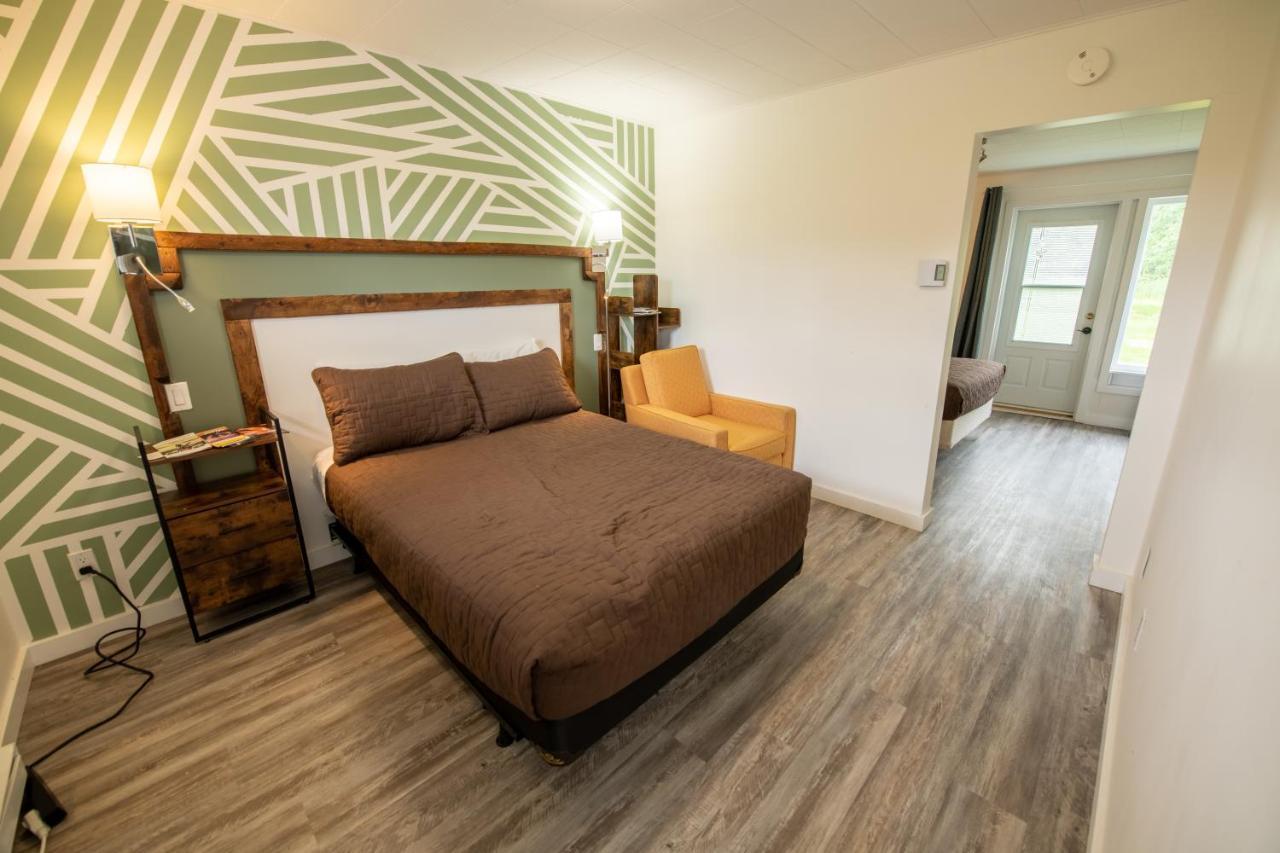 Motel Fleur De Lys Magog Екстер'єр фото