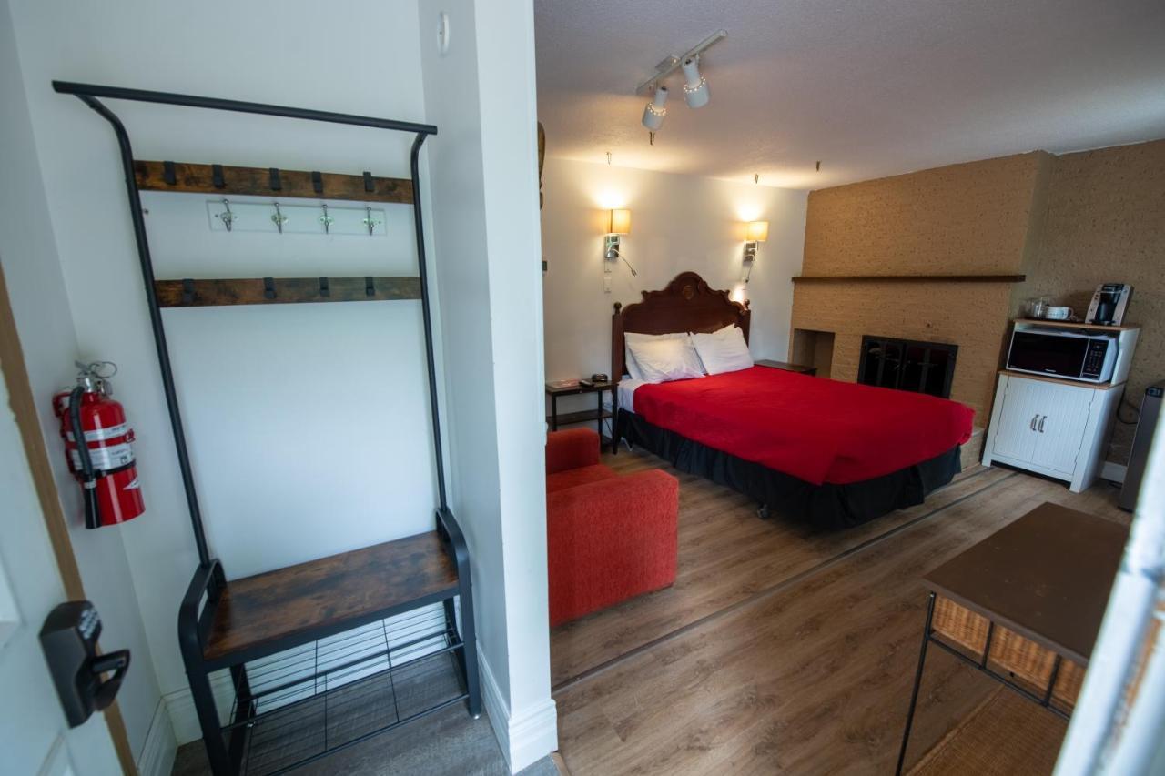 Motel Fleur De Lys Magog Екстер'єр фото