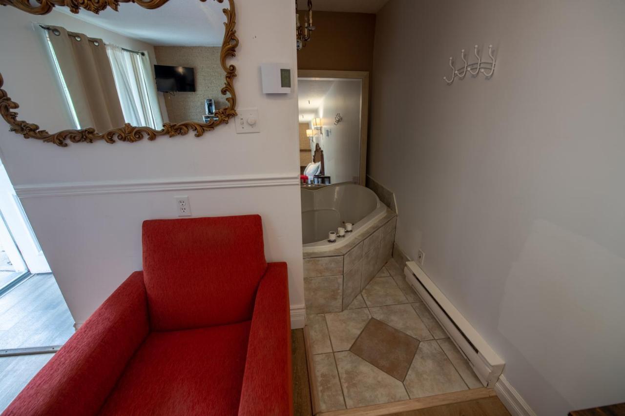 Motel Fleur De Lys Magog Екстер'єр фото