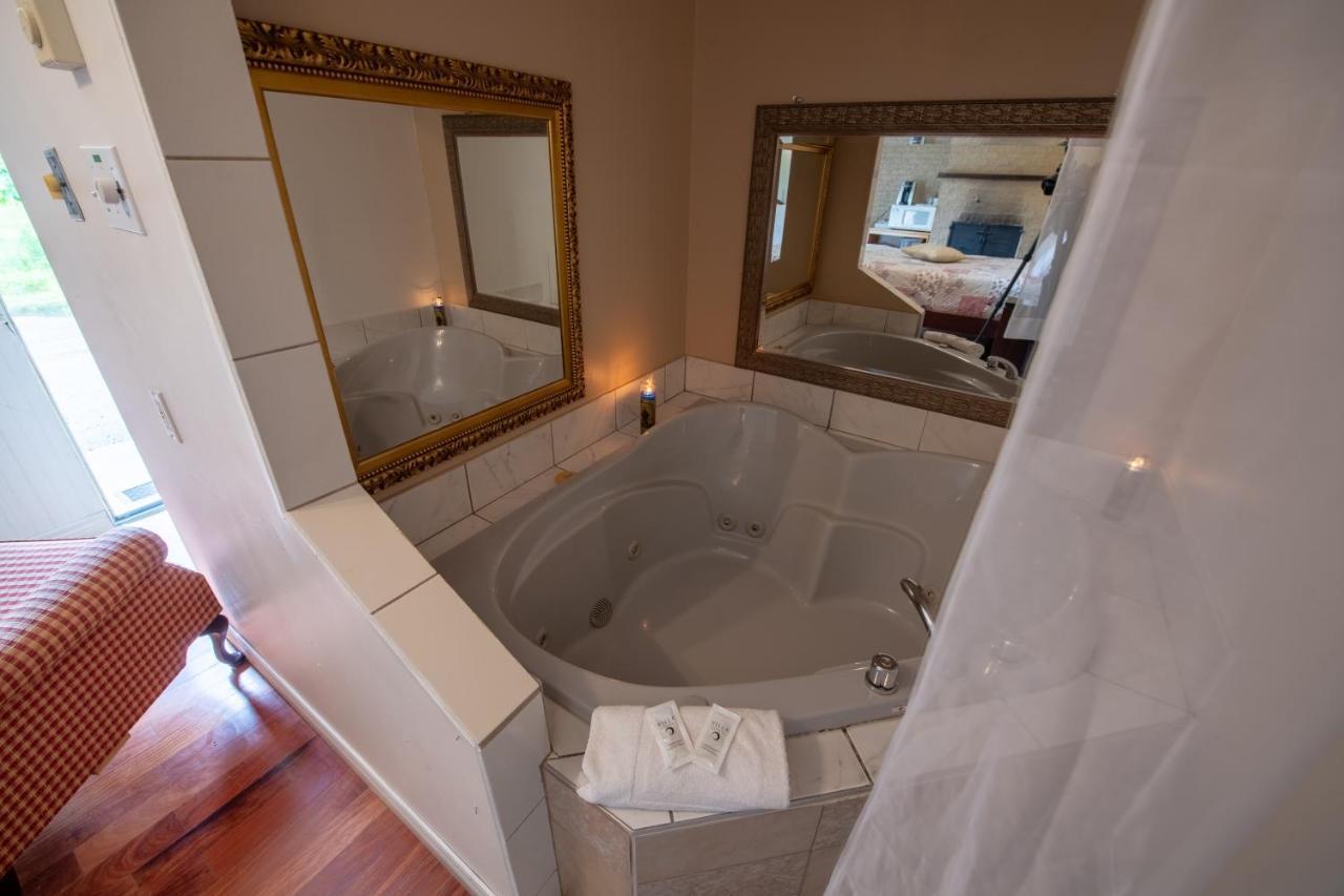 Motel Fleur De Lys Magog Екстер'єр фото