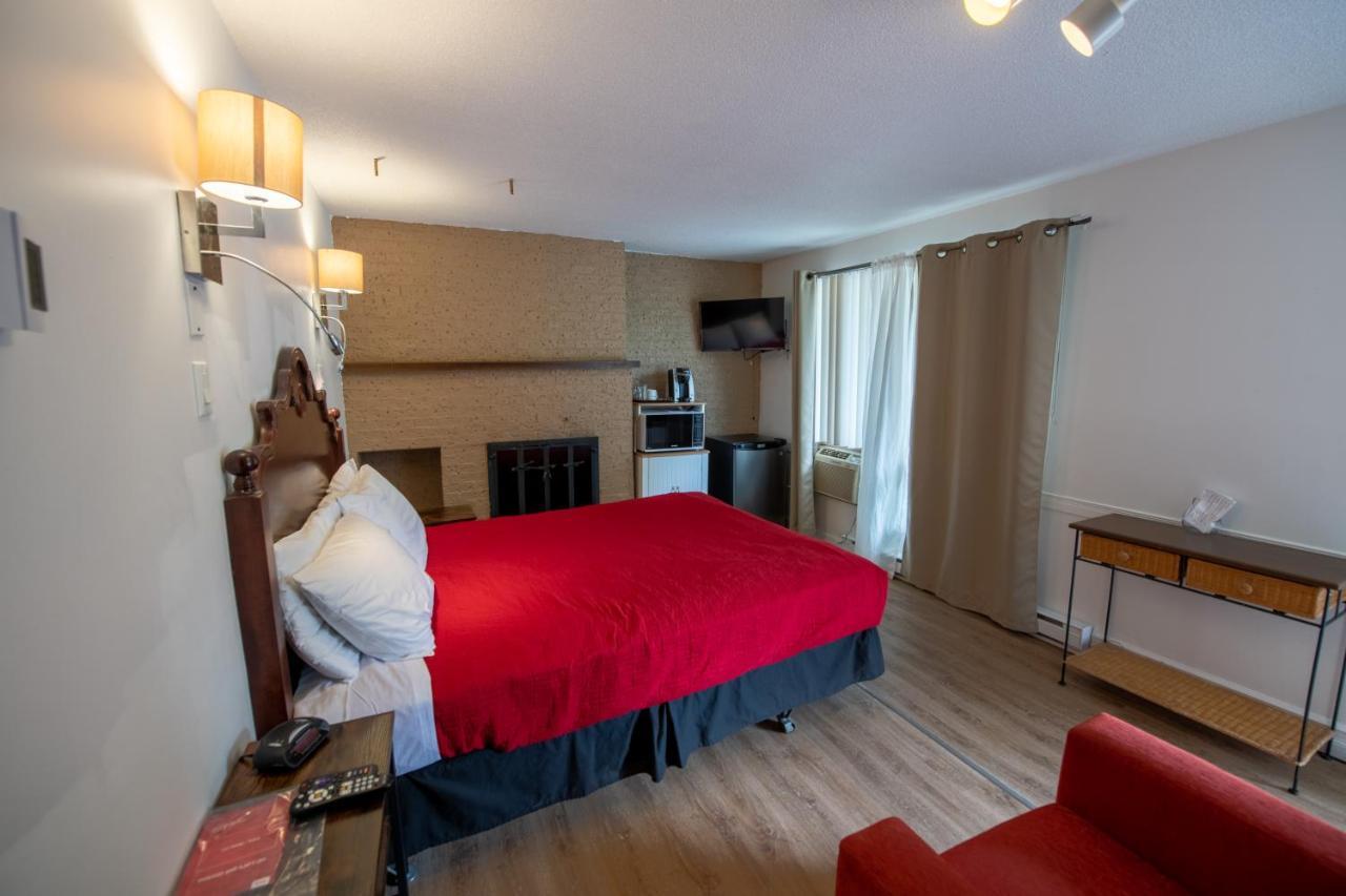 Motel Fleur De Lys Magog Екстер'єр фото