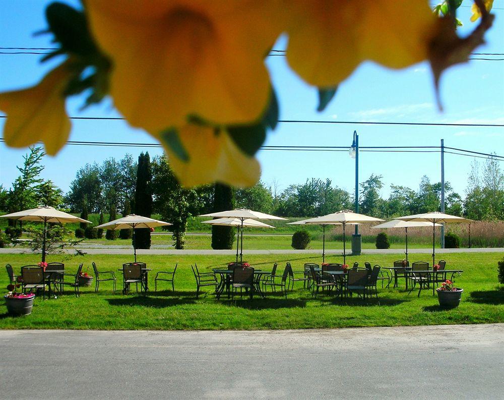 Motel Fleur De Lys Magog Екстер'єр фото