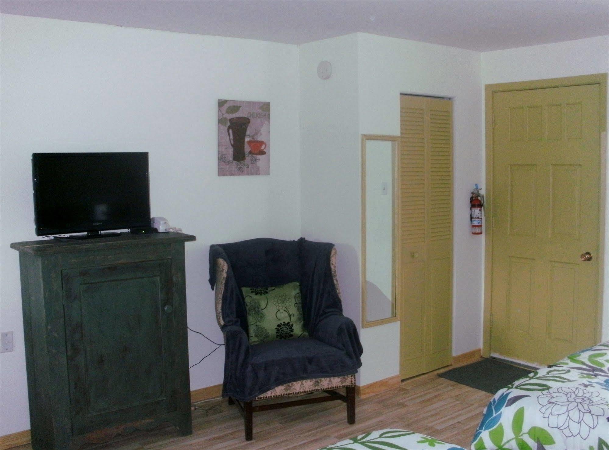 Motel Fleur De Lys Magog Екстер'єр фото