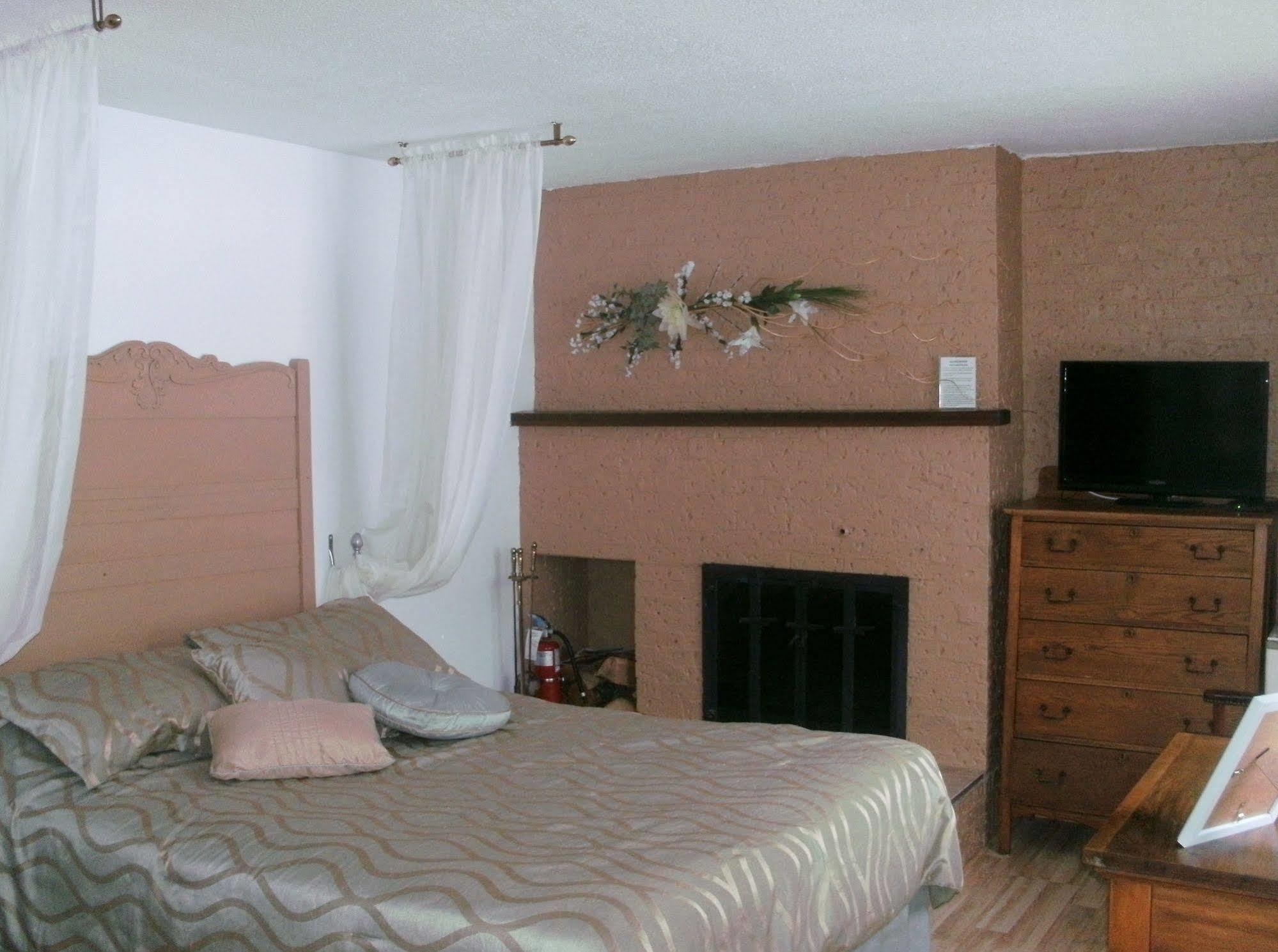 Motel Fleur De Lys Magog Екстер'єр фото