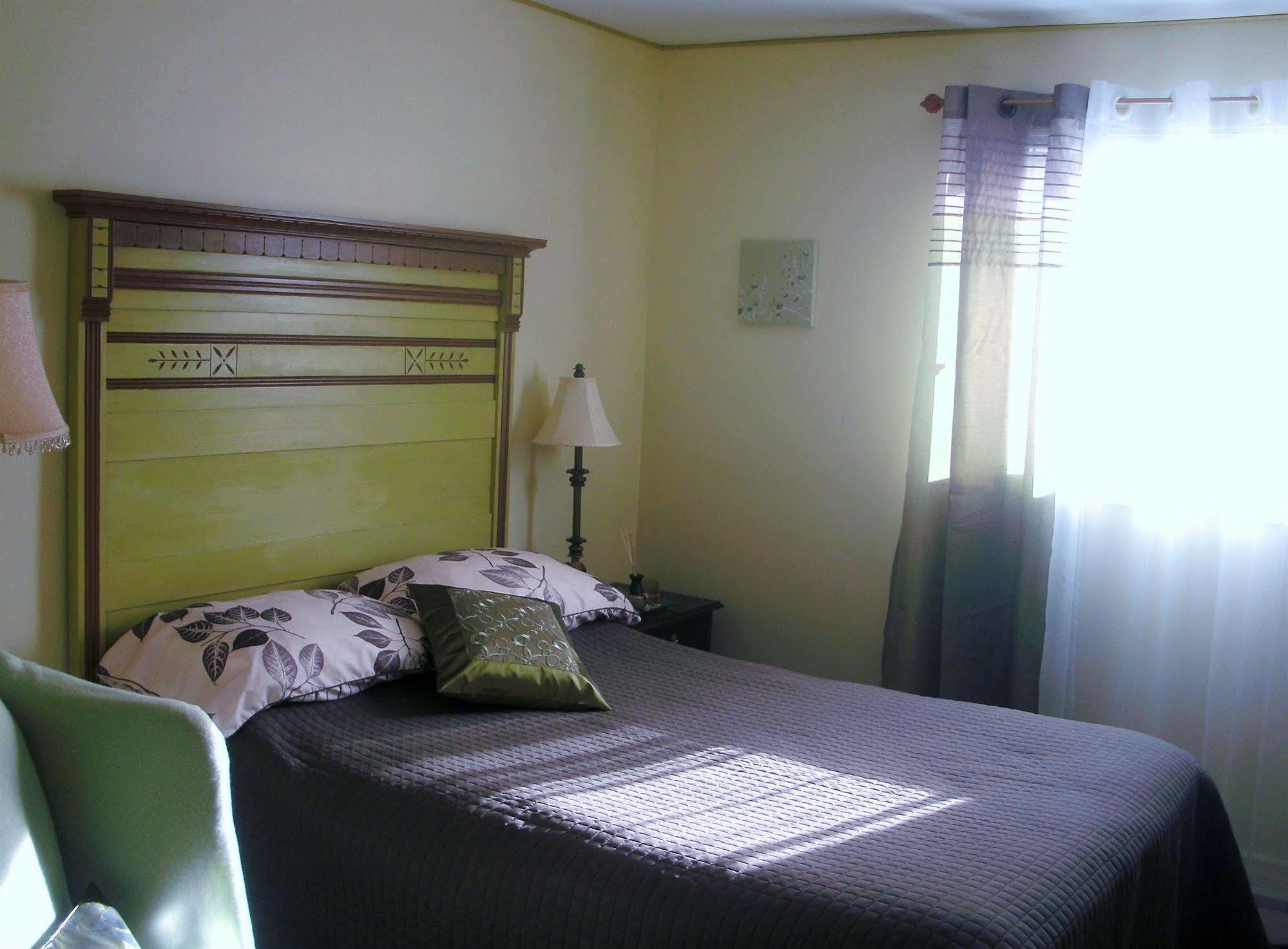 Motel Fleur De Lys Magog Екстер'єр фото