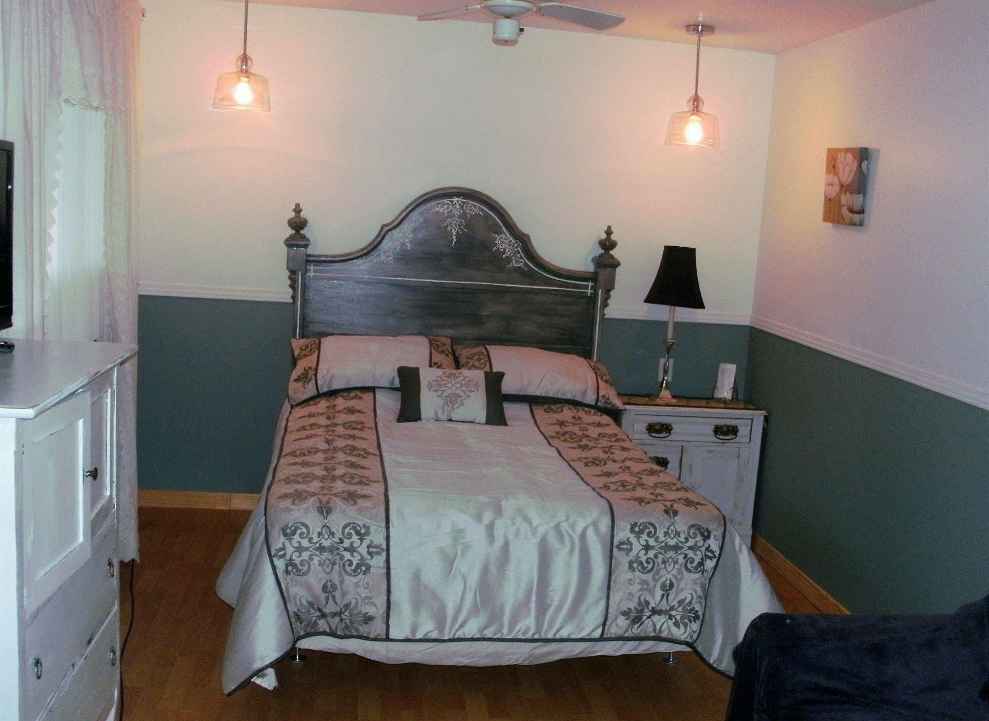 Motel Fleur De Lys Magog Екстер'єр фото