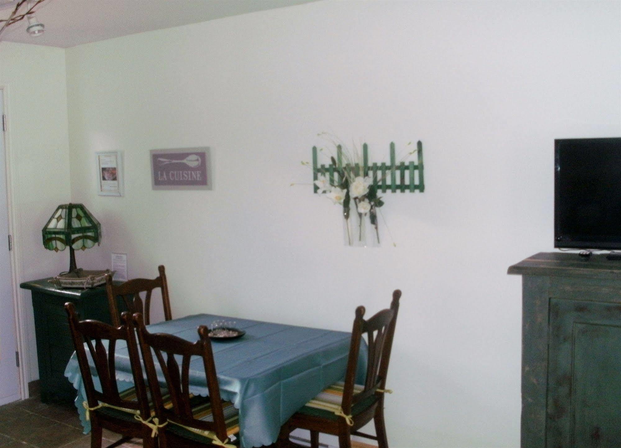 Motel Fleur De Lys Magog Екстер'єр фото
